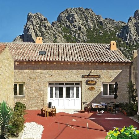 Antica Dimora La Corona San Pantaleo Kültér fotó